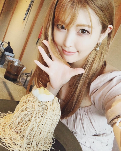 新村晶(新村あかり)